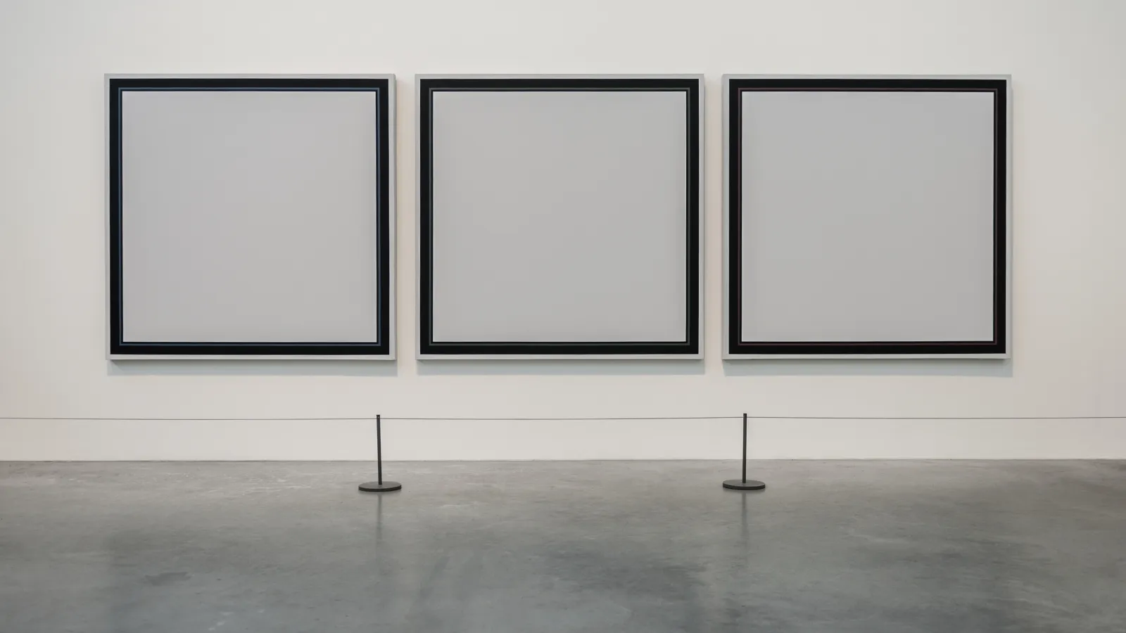 Empty Gallery